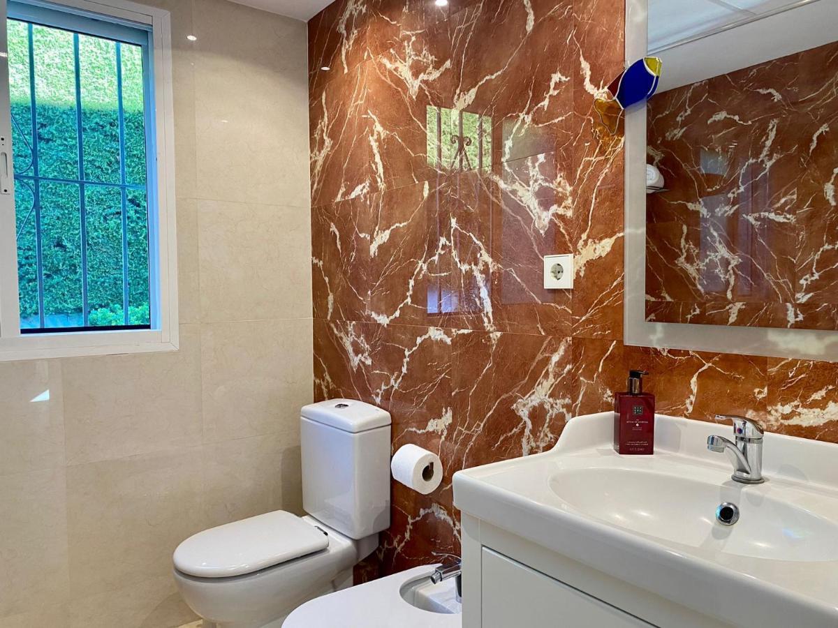 Blue Moon Marbella Villa ภายนอก รูปภาพ